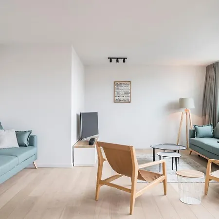 아파트 Skyline Flats