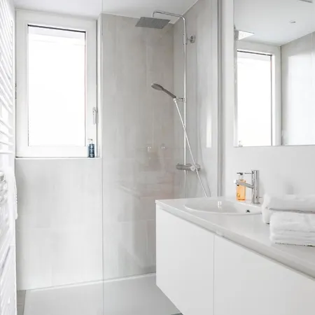 아파트 Skyline Flats