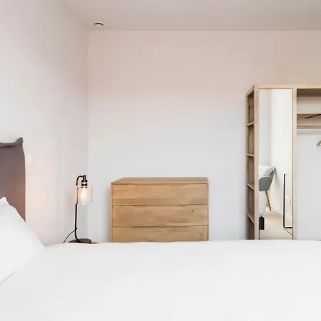 Skyline Flats Apartment *